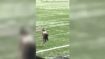 Naked Women Have Found A Great Way To Attract Tons Of Attention