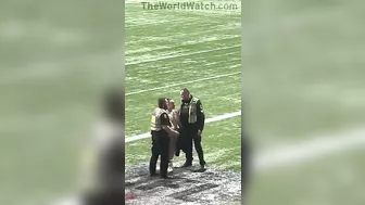 Naked Women Have Found A Great Way To Attract Tons Of Attention