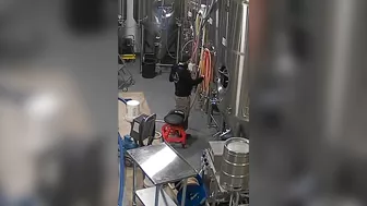 Do Not Check Tank Pressure Before Opening The Valve