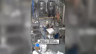Do Not Check Tank Pressure Before Opening The Valve