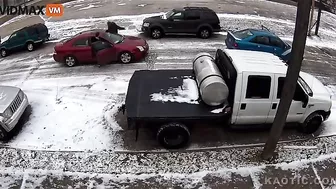 Karen Went Crazy Because She Was Angry In The Street