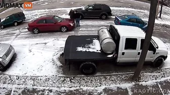 Karen Went Crazy Because She Was Angry In The Street