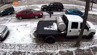 Karen Went Crazy Because She Was Angry In The Street