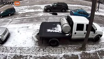 Karen Went Crazy Because She Was Angry In The Street