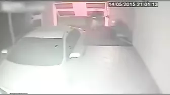 Robber Trying To Rob And Deliver Justice