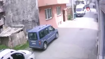 Small Plane Crashes Into Residential Area