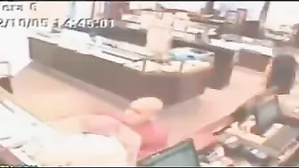 Thief Caught By Customer