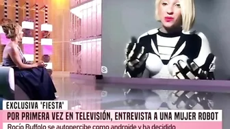 This Woman Really Thinks She Is A Robot