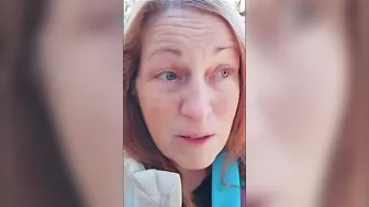 Nasty Karen Won't Accept Gifts From Trump-supporting Neighbor