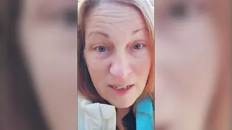Nasty Karen Won't Accept Gifts From Trump-supporting Neighbor