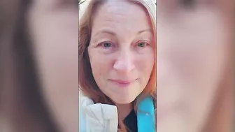 Nasty Karen Won't Accept Gifts From Trump-supporting Neighbor