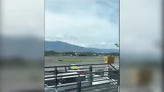 Wilde's Video Shows A Boeing 757 Broken In Half
