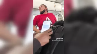 Woman Threatens To Urinate On Plane