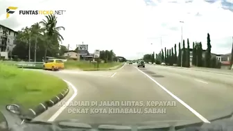 Car Plunges Into Sewer In Malaysia