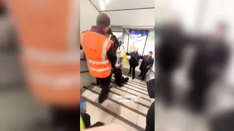 A Man Pushed Two Women Away For Not Paying His Ticket