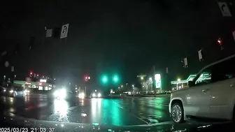 For Some Reason, The Car Was In A Hurry To Turn When It Ran A Red Light