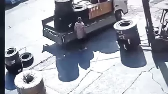 Deadly And Ugly Forklift Tire Accident In China