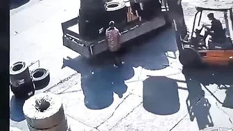Deadly And Ugly Forklift Tire Accident In China