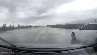 This Inattentive Driver's Situation Was Close