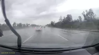 This Inattentive Driver's Situation Was Close