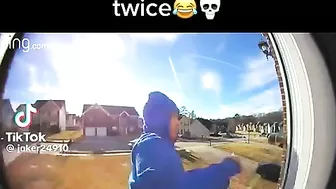 The Clumsy Smurfs Are Not Good At Playing Pranks