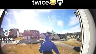 The Clumsy Smurfs Are Not Good At Playing Pranks