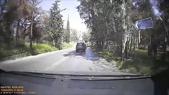 Drive In The Opposite Direction To Overtake Everyone