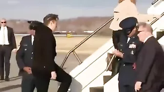 Elon Does Everything He Can To Avoid Looking At Carolyn Levitt