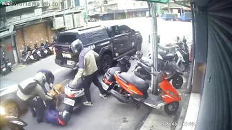 Have You Ever Seen A Cyclist Being Attacked By A Pit Bull Outside His Car Window?