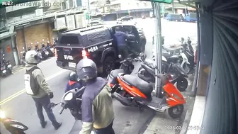 Have You Ever Seen A Cyclist Being Attacked By A Pit Bull Outside His Car Window?