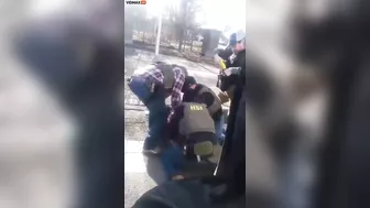 Federal Agents Remove Two Illegal Immigrants From Truck