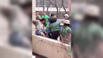 Fight During St. Patrick's Day Parade On Chicago River