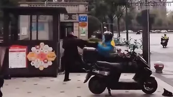 The Delivery Guy Easily Beat Up Two Security Guards