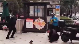 The Delivery Guy Easily Beat Up Two Security Guards