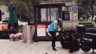 The Delivery Guy Easily Beat Up Two Security Guards