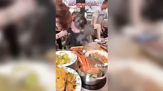 Girl Tries To Cook Mantis Shrimp And Finds