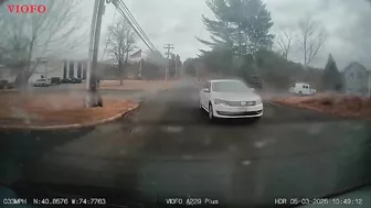 I Guess They Really Wanted To Run The Red Light Before Me, OC RIdiot