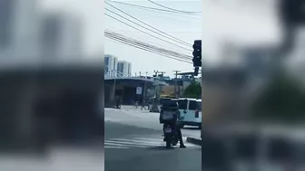 Idiot Who Tried To Steal Wires Was Blown To Death