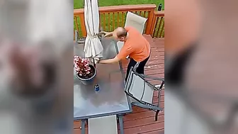 I'm Just About To Put Up This Parasol