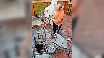 I'm Just About To Put Up This Parasol