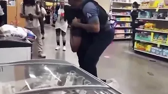 Kansas City Police Officer Puts Suspect In Chokehold As He Screams