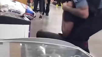 Kansas City Police Officer Puts Suspect In Chokehold As He Screams