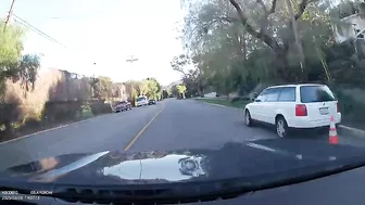 Los Angeles Driver This Is A Pedestrian Street With A Lot Of People.