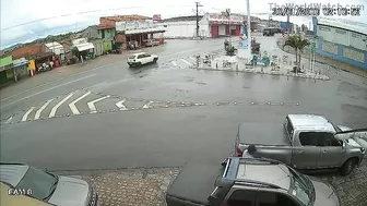 A Man Fell From A Moving Truck In Brito Campo