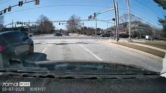 The Mitsubishi Ran Over The Three Cars Behind It, And They All Honked Their Horns