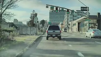 OC Ignored The Dual Turning Lane And Swung All The Way Back. Idiot