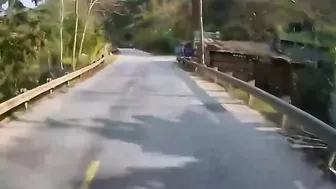 Overtaking A Bus On A Blind Lane Is Never A Good Idea