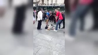 Buenos Aires Police Spray Pensioner With Pepper Spray And Knock Him Unconscious