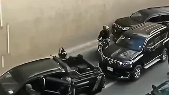 Pakistani Private Security Guards Beat Up Ordinary Drivers