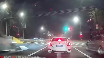 Electric Bike Rider Was Knocked Down After Running A Red Light